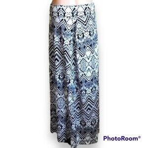 Arizona Jeans X-Large Aztec Print Maxi Skirt-Black & White Geometric -Modest